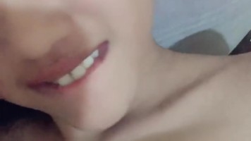 Live Host Cantik Melet Godain Pascol