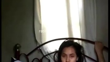 Ratih Lagi Horny Colmek Di Kamarnya