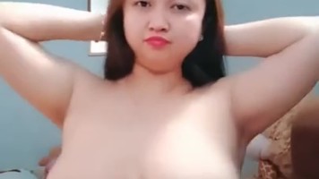 Megan Pamer Memek Di Sofa Sambil Tiduran