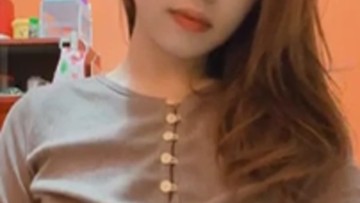 Fnyyee Si Cantik Remas Buah Dada